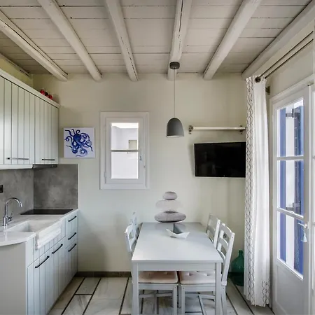 Pure White 1bd House With Amazing Sea Views In * Naousa (Paros)