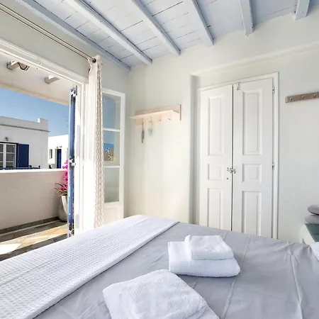 Pure White 1bd House With Amazing Sea Views In Apartment