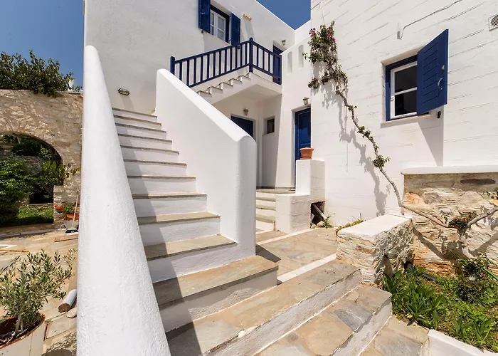 Pure White 1bd House With Amazing Sea Views In Νάουσα